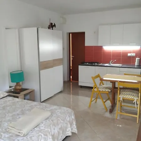 Studio Apartman Violeta Ii - 50m From The Апартаменты
