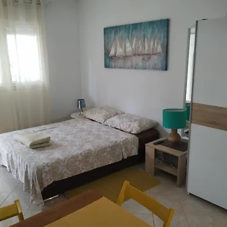 Studio Apartman Violeta Ii - 50m From The Апартаменты *