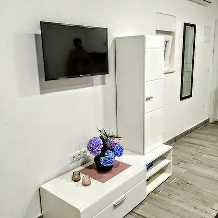 Апартаменты Studio Apartman Violeta Ii - 50m From The Трогир